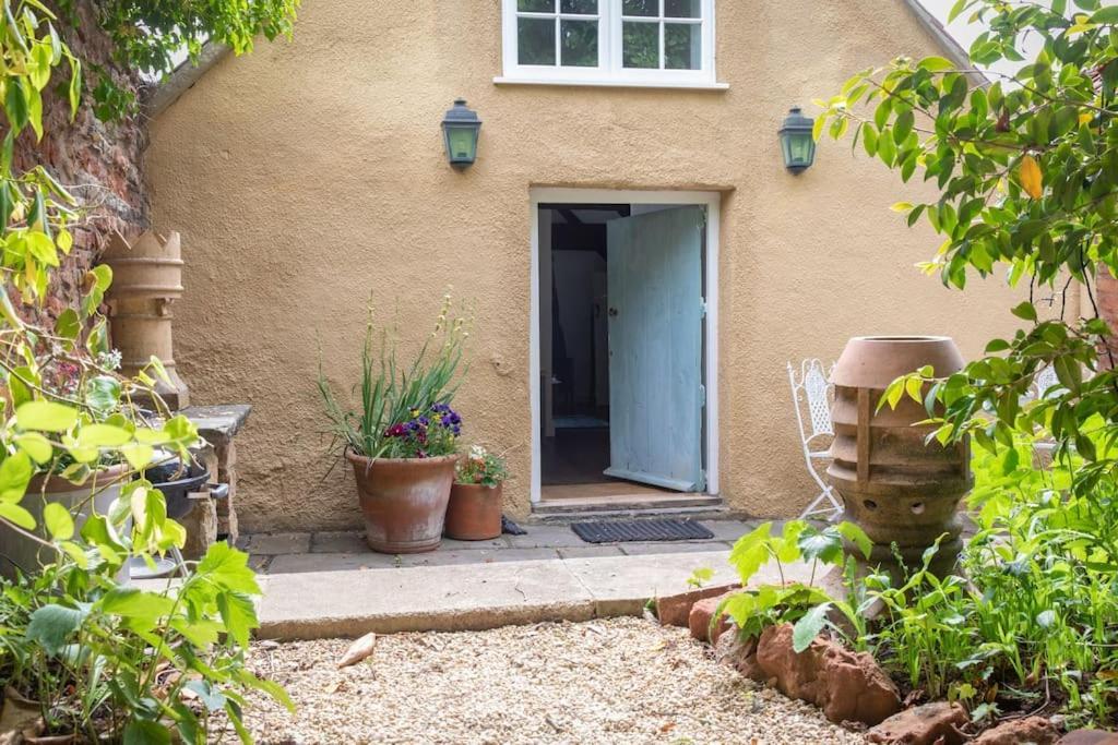 Loft Apartment Nr Bath & Bristol With Hot Tub Bagian luar foto