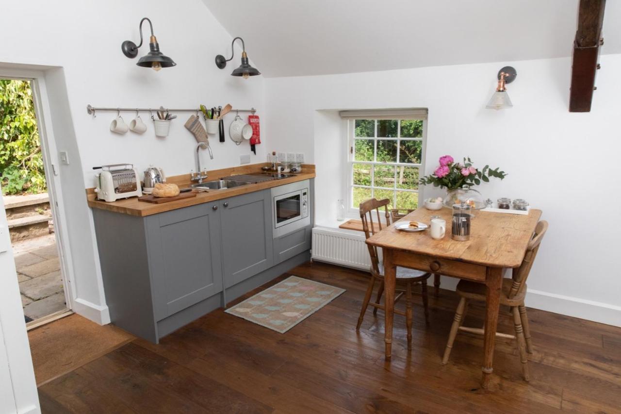 Loft Apartment Nr Bath & Bristol With Hot Tub Bagian luar foto